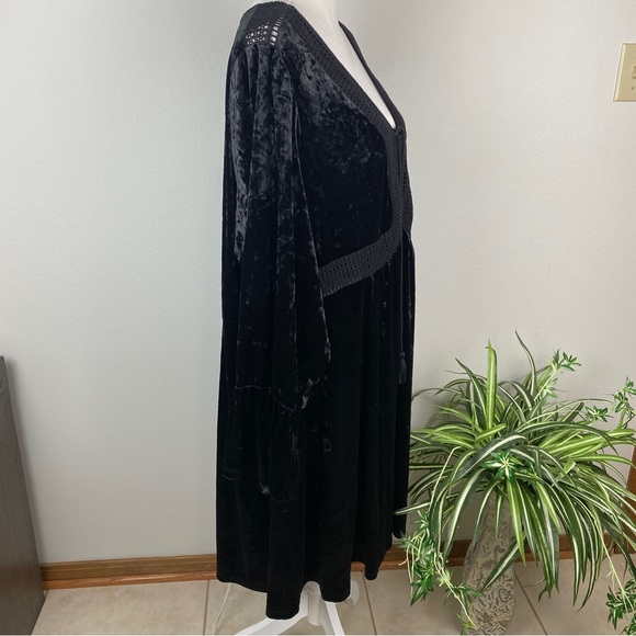 Torrid Plus Size 4 Black Lace Up Tassel Velvet Bell Sleeve Dress NWT - Picture 9 of 14